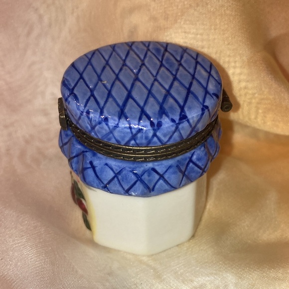 NEW APPLES JAM JAR HINGED CERAMIC TRINKET BOX - UNSIGNED  - NEW WITHOUT TAG - Picture 5 of 11